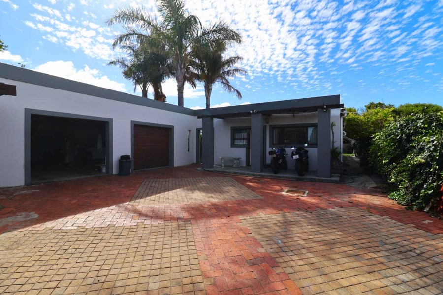 4 Bedroom Property for Sale in Sandbaai Western Cape